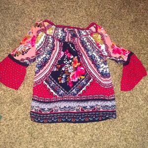 Bohemian style can be worn on or off shoulder mixed floral print red, blue peach